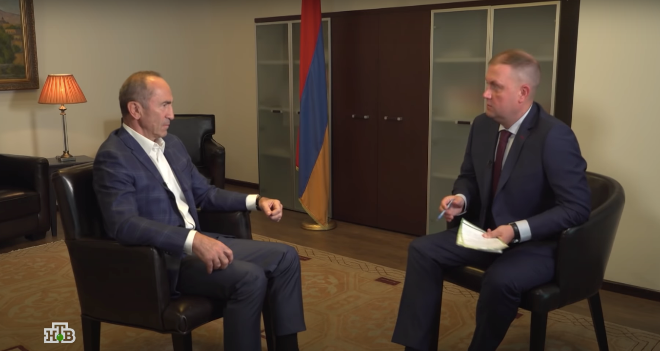 

<!-- THEME DEBUG -->
<!-- THEME HOOK: 'field' -->
<!-- FILE NAME SUGGESTIONS:
   * field--node--title--timeline-inner-page.html.twig
   x field--node--title.html.twig
   * field--node--timeline-inner-page.html.twig
   * field--title.html.twig
   * field--string.html.twig
   * field.html.twig
-->
<!-- BEGIN OUTPUT from 'themes/custom/rk_personal/templates/field/field--node--title.html.twig' -->
<span>«Առանց Հաշիվների». Ռոբերտ Քոչարյան</span>

<!-- END OUTPUT from 'themes/custom/rk_personal/templates/field/field--node--title.html.twig' -->

