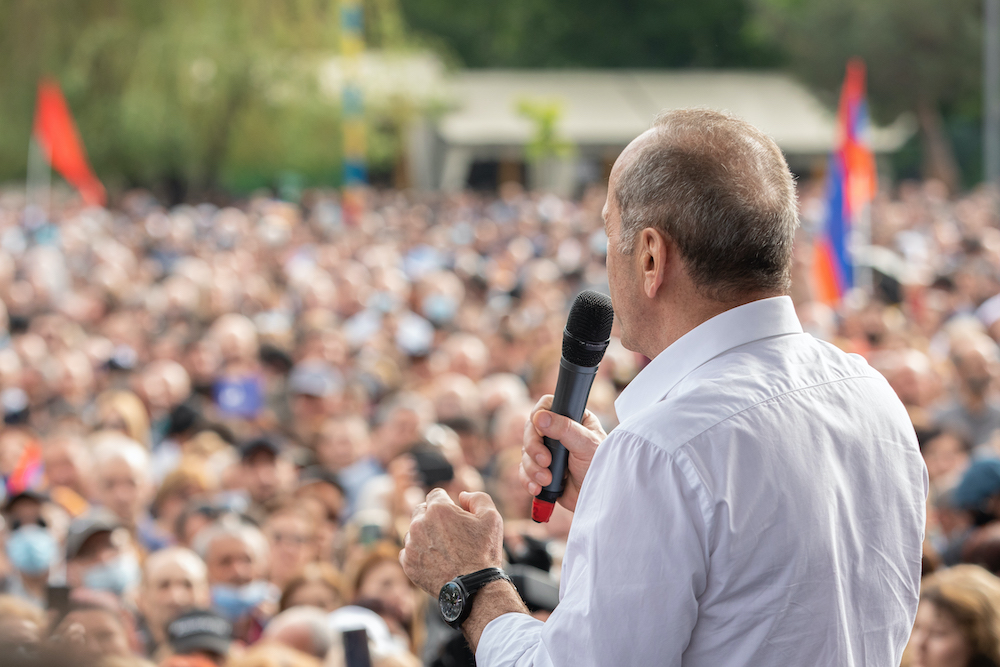 

<!-- THEME DEBUG -->
<!-- THEME HOOK: 'field' -->
<!-- FILE NAME SUGGESTIONS:
   * field--node--title--timeline-inner-page.html.twig
   x field--node--title.html.twig
   * field--node--timeline-inner-page.html.twig
   * field--title.html.twig
   * field--string.html.twig
   * field.html.twig
-->
<!-- BEGIN OUTPUT from 'themes/custom/rk_personal/templates/field/field--node--title.html.twig' -->
<span>ՀՀ երկրորդ նախագահ Ռոբերտ Քոչարյանի ելույթը՝ «Հայաստան» դաշինքի հիմնադրման միջոցառմանը</span>

<!-- END OUTPUT from 'themes/custom/rk_personal/templates/field/field--node--title.html.twig' -->

