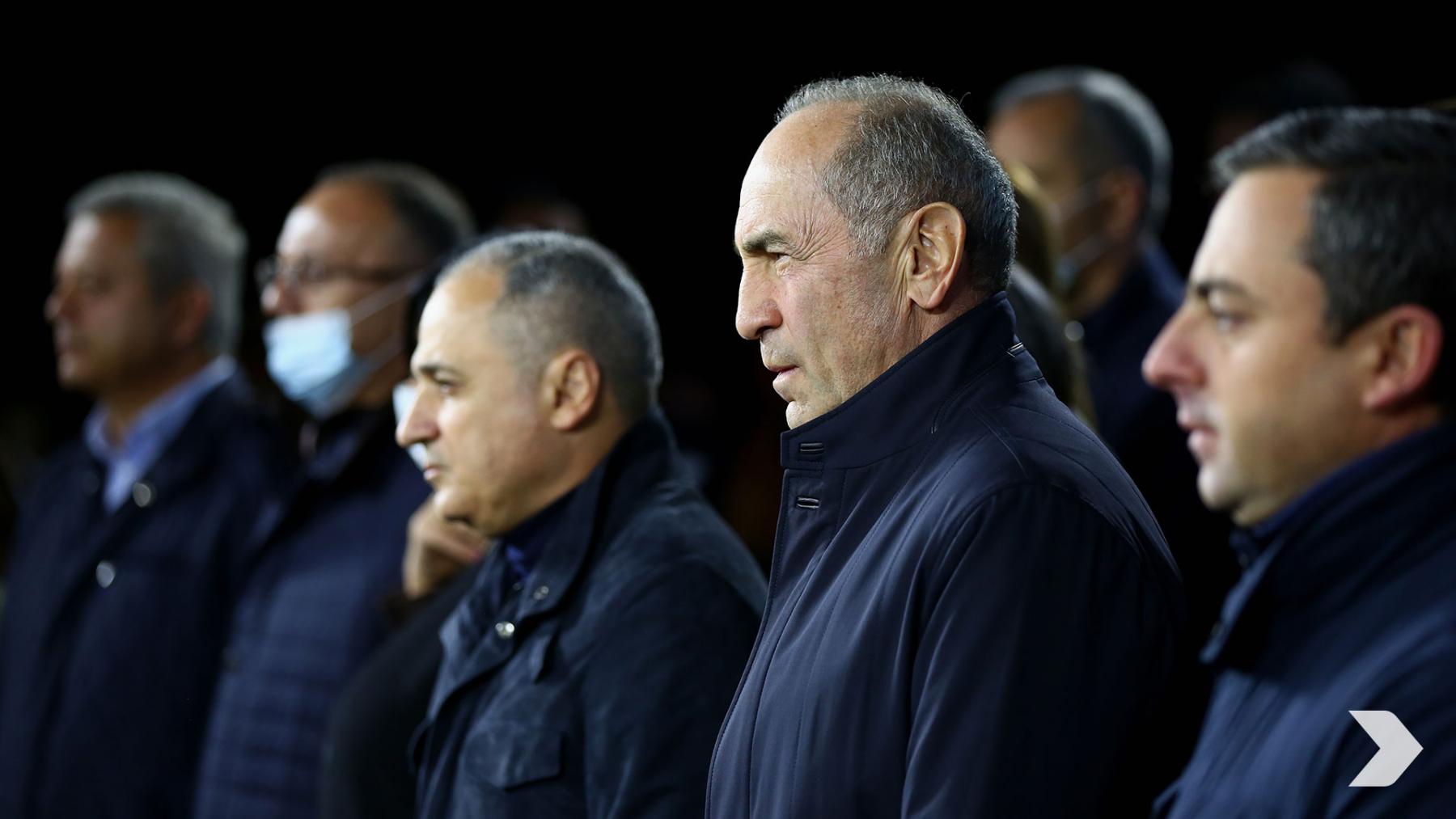 

<!-- THEME DEBUG -->
<!-- THEME HOOK: 'field' -->
<!-- FILE NAME SUGGESTIONS:
   * field--node--title--timeline-inner-page.html.twig
   x field--node--title.html.twig
   * field--node--timeline-inner-page.html.twig
   * field--title.html.twig
   * field--string.html.twig
   * field.html.twig
-->
<!-- BEGIN OUTPUT from 'themes/custom/rk_personal/templates/field/field--node--title.html.twig' -->
<span>Ռոբերտ Քոչարյանը մասնակցել է «Հայաստան» դաշինքի հանրահավաքին</span>

<!-- END OUTPUT from 'themes/custom/rk_personal/templates/field/field--node--title.html.twig' -->

