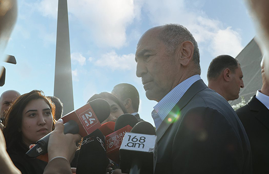 

<!-- THEME DEBUG -->
<!-- THEME HOOK: 'field' -->
<!-- FILE NAME SUGGESTIONS:
   * field--node--title--timeline-inner-page.html.twig
   x field--node--title.html.twig
   * field--node--timeline-inner-page.html.twig
   * field--title.html.twig
   * field--string.html.twig
   * field.html.twig
-->
<!-- BEGIN OUTPUT from 'themes/custom/rk_personal/templates/field/field--node--title.html.twig' -->
<span> Հարգանքի տուրք մատուցելուց հետո նախագահը ճեպազրույց է ունեցել և անդրադարձել մի քանի ակտուալ հարցերին</span>

<!-- END OUTPUT from 'themes/custom/rk_personal/templates/field/field--node--title.html.twig' -->

