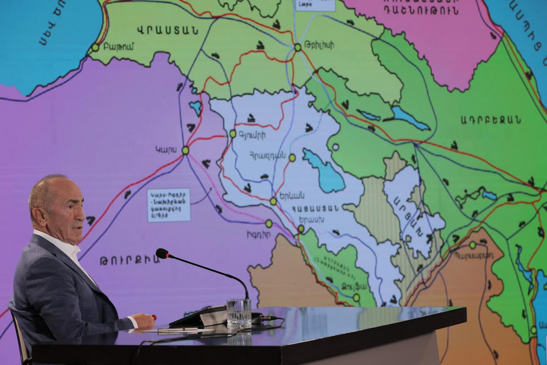 

<!-- THEME DEBUG -->
<!-- THEME HOOK: 'field' -->
<!-- FILE NAME SUGGESTIONS:
   * field--node--title--timeline-inner-page.html.twig
   x field--node--title.html.twig
   * field--node--timeline-inner-page.html.twig
   * field--title.html.twig
   * field--string.html.twig
   * field.html.twig
-->
<!-- BEGIN OUTPUT from 'themes/custom/rk_personal/templates/field/field--node--title.html.twig' -->
<span>Ռոբերտ Քոչարյանի մամլո ասուլիսը․ վաշինգտոնյան փաստաթղթեր, «խաղաղության» օրակարգ, ընտրություններ</span>

<!-- END OUTPUT from 'themes/custom/rk_personal/templates/field/field--node--title.html.twig' -->

